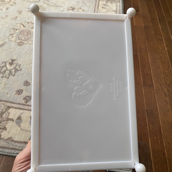 American Girl Pet bed. Great condition. Bed is removable from frame - Picture 4 of 4